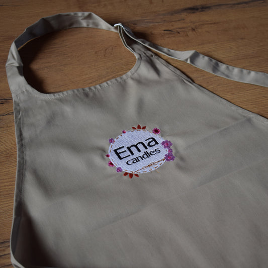 Pregača s personaliziranim vezom