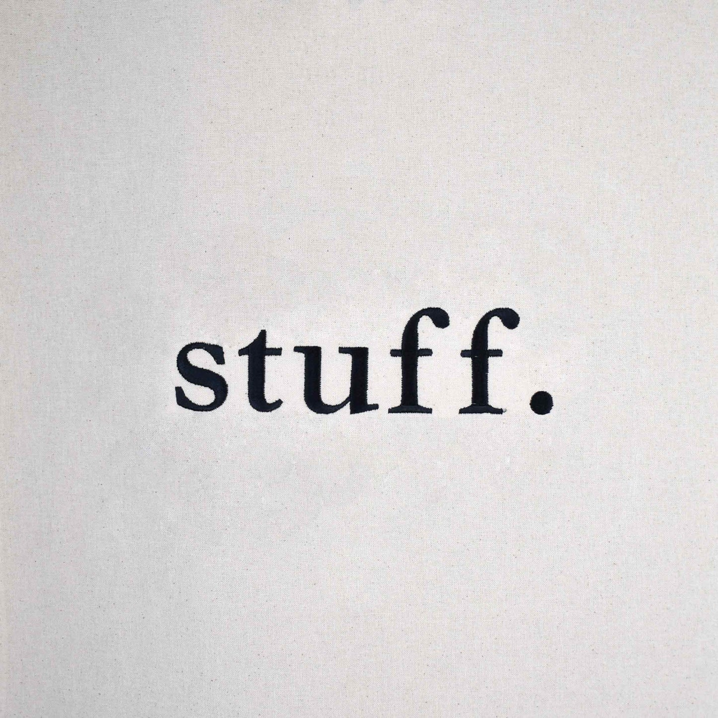 bež pamučni ceker s vezom natpisa "stuff."