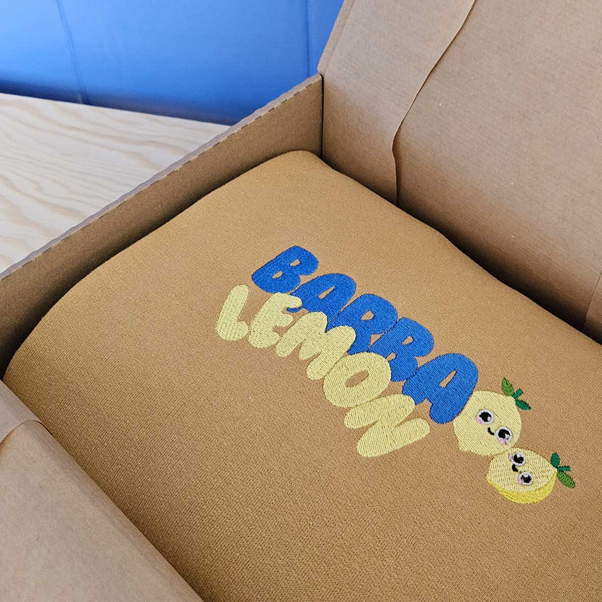 Hudica s personaliziranim punim vezom