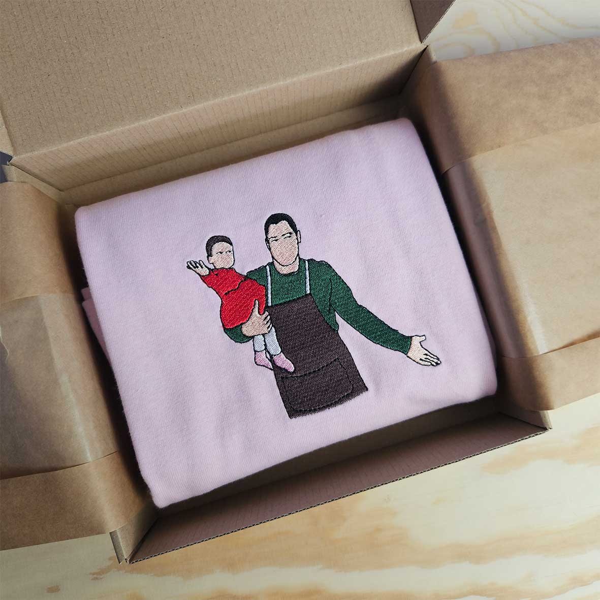 Majica s personaliziranim punim vezom