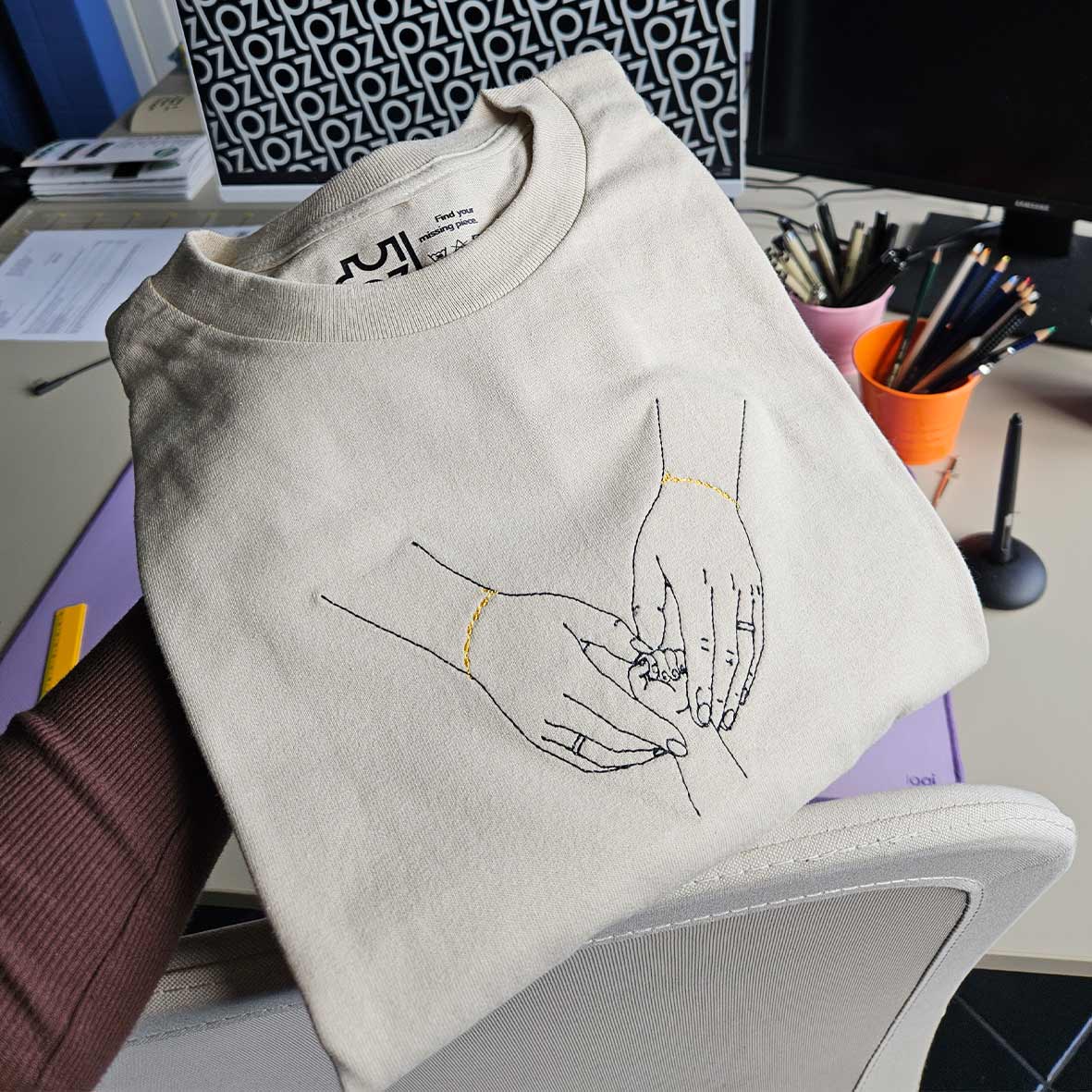 Majica s personaliziranim linijskim vezom