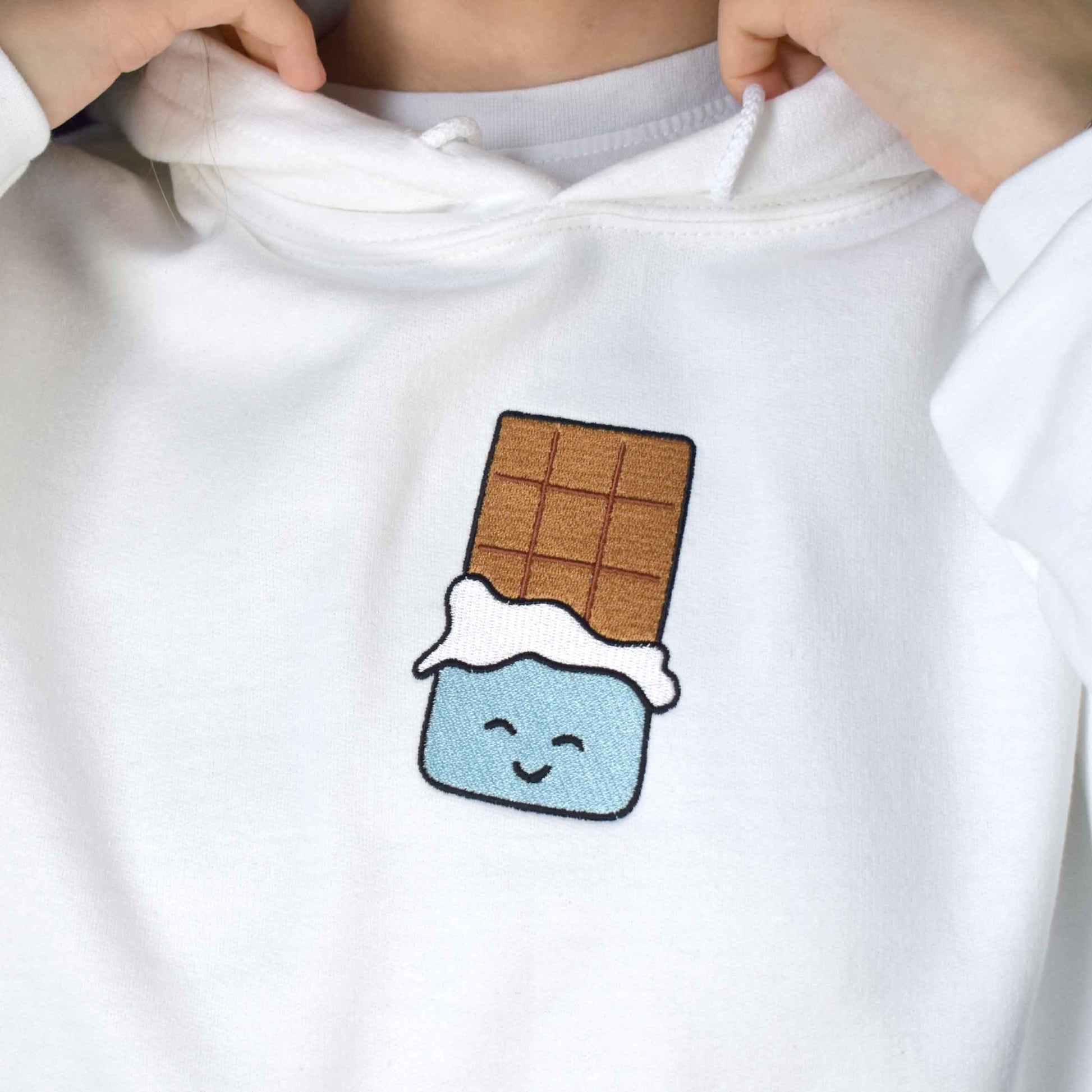 bijela hudica s vezom čokolade