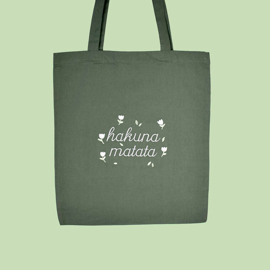 zeleni pamučni ceker s vezom natpisa "hakuna matata"
