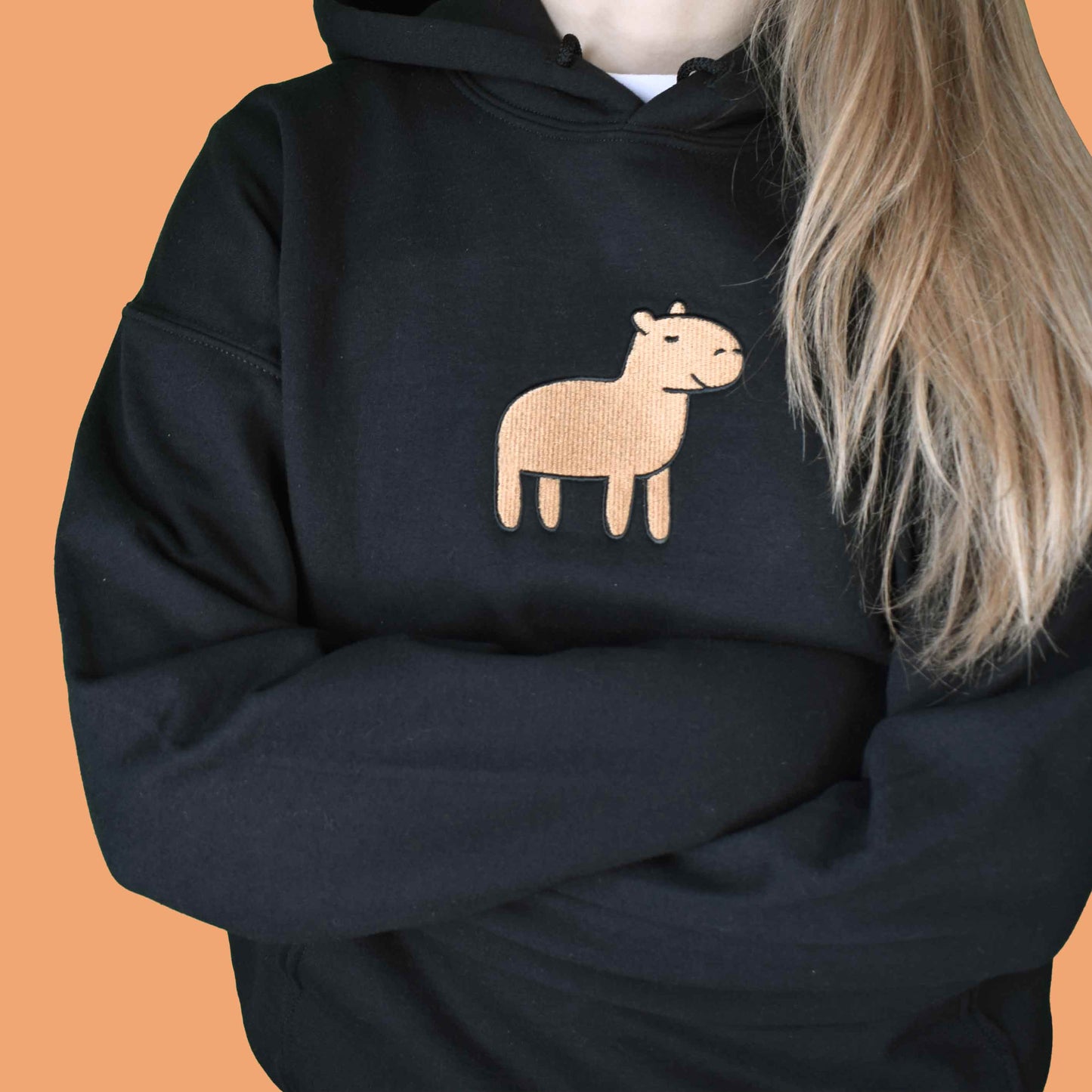 crna hudica s vezom kapibare