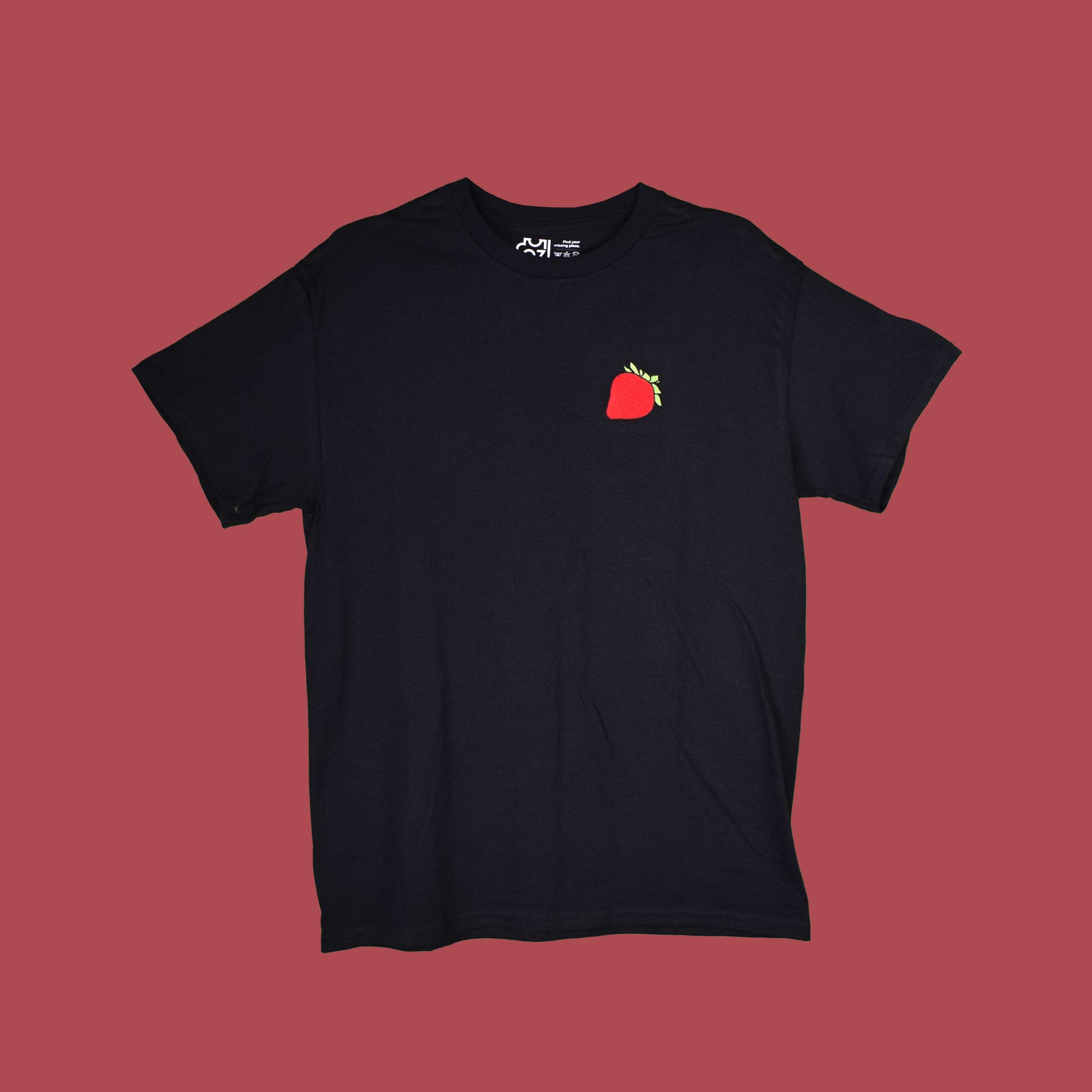 crna majica kratkih rukava s vezom jagode