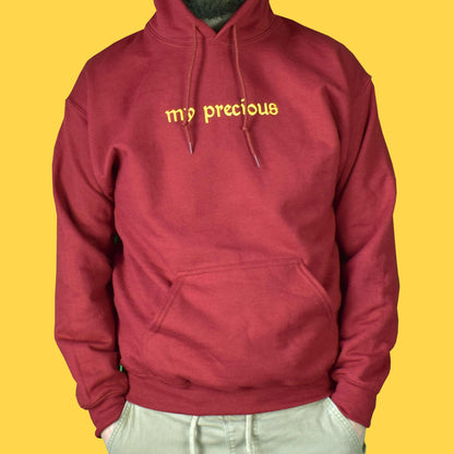 bordo hudica s vezom natpisa "my precious"