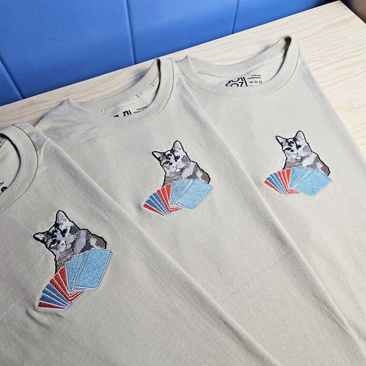 Personalizirana kratka majica s punim vezom ljubimca. Originalan rođendanski poklon za onog prijatelja koji ne prestaje pričati o svom ljubimcu!