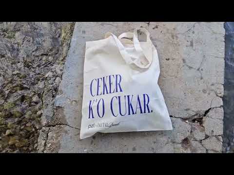 bež ceker s printom natpisa "ceker k'o cukar." - collab PZL x Zalutali Pjesnik