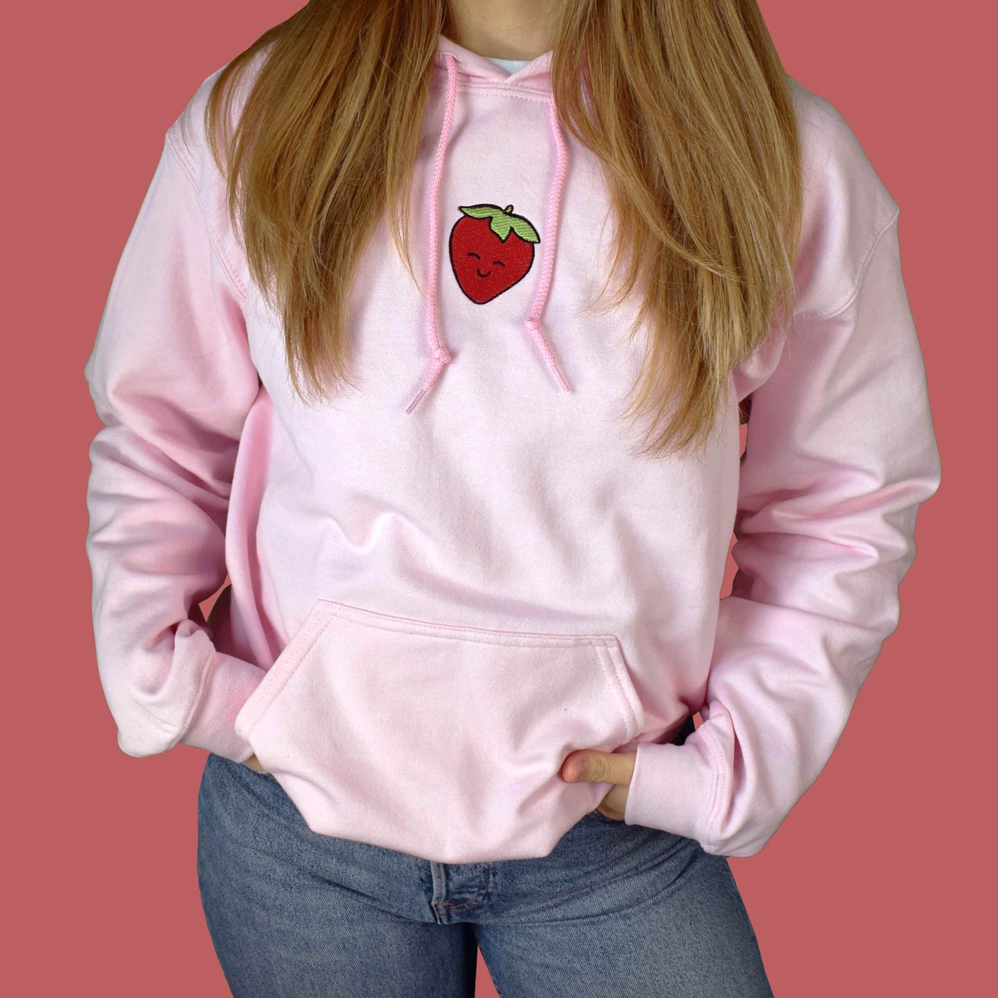 svijetlo roza hudica s vezom jagode