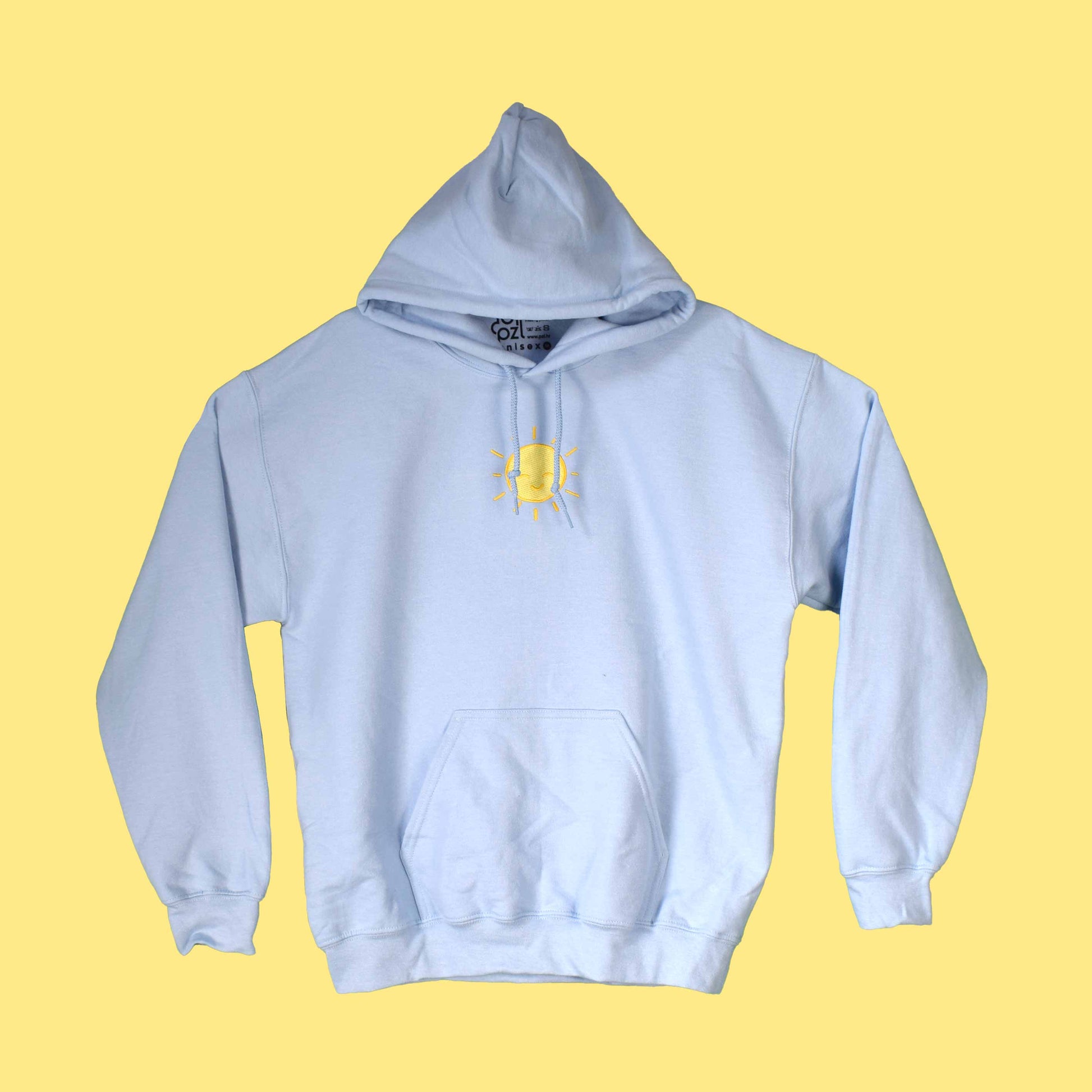 svijetlo plava hudica s vezom sunca