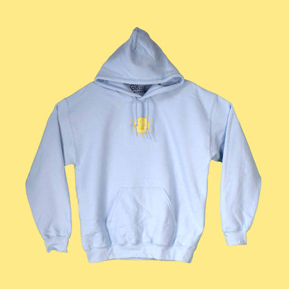 svijetlo plava hudica s vezom sunca