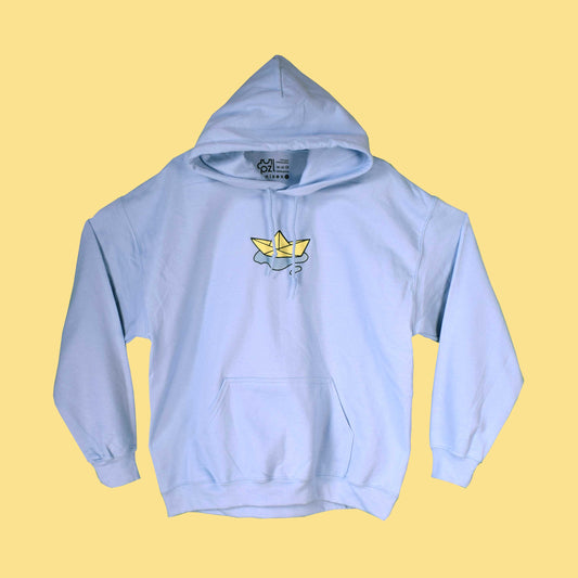 svijetlo plava hudica s vezom papirnatog brodića