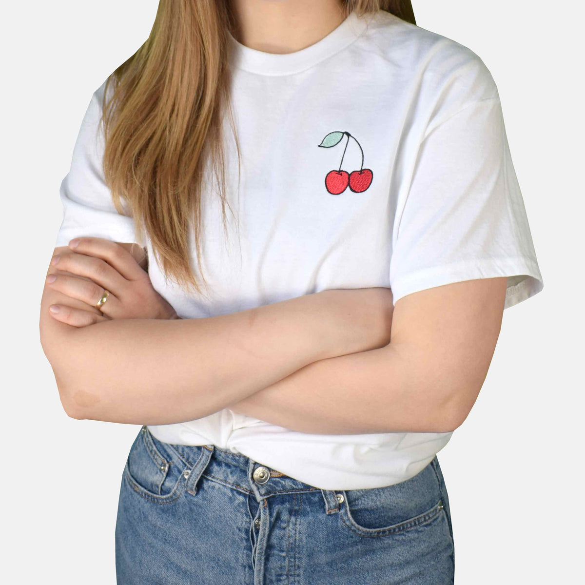 TREŠNJA majica s vezom