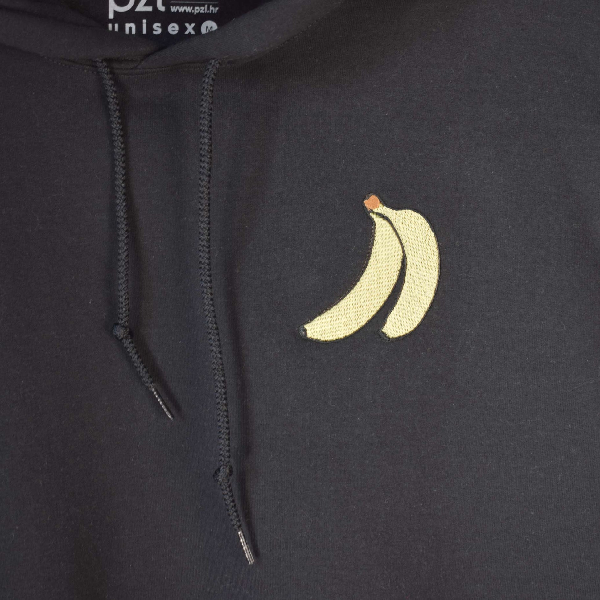 crna hudica s vezom banane