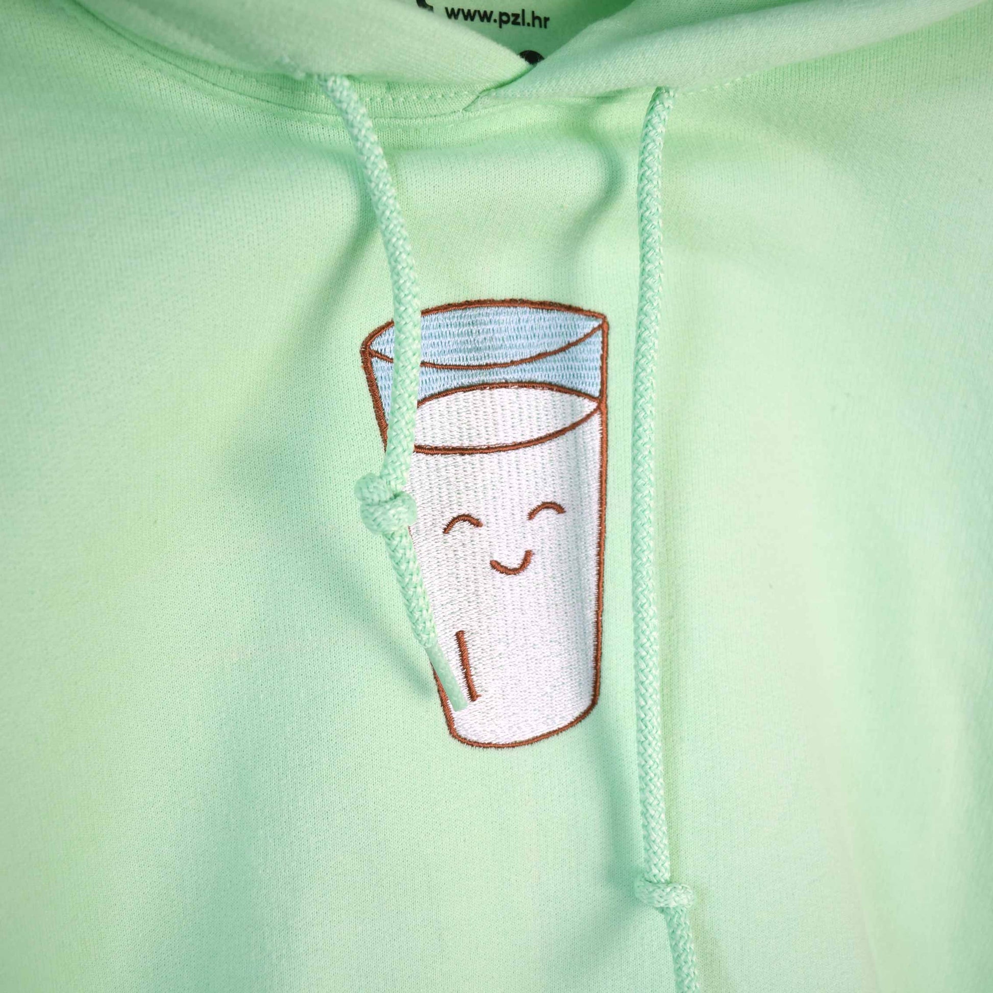 mint zelena hudica s vezom čaše mlijeka