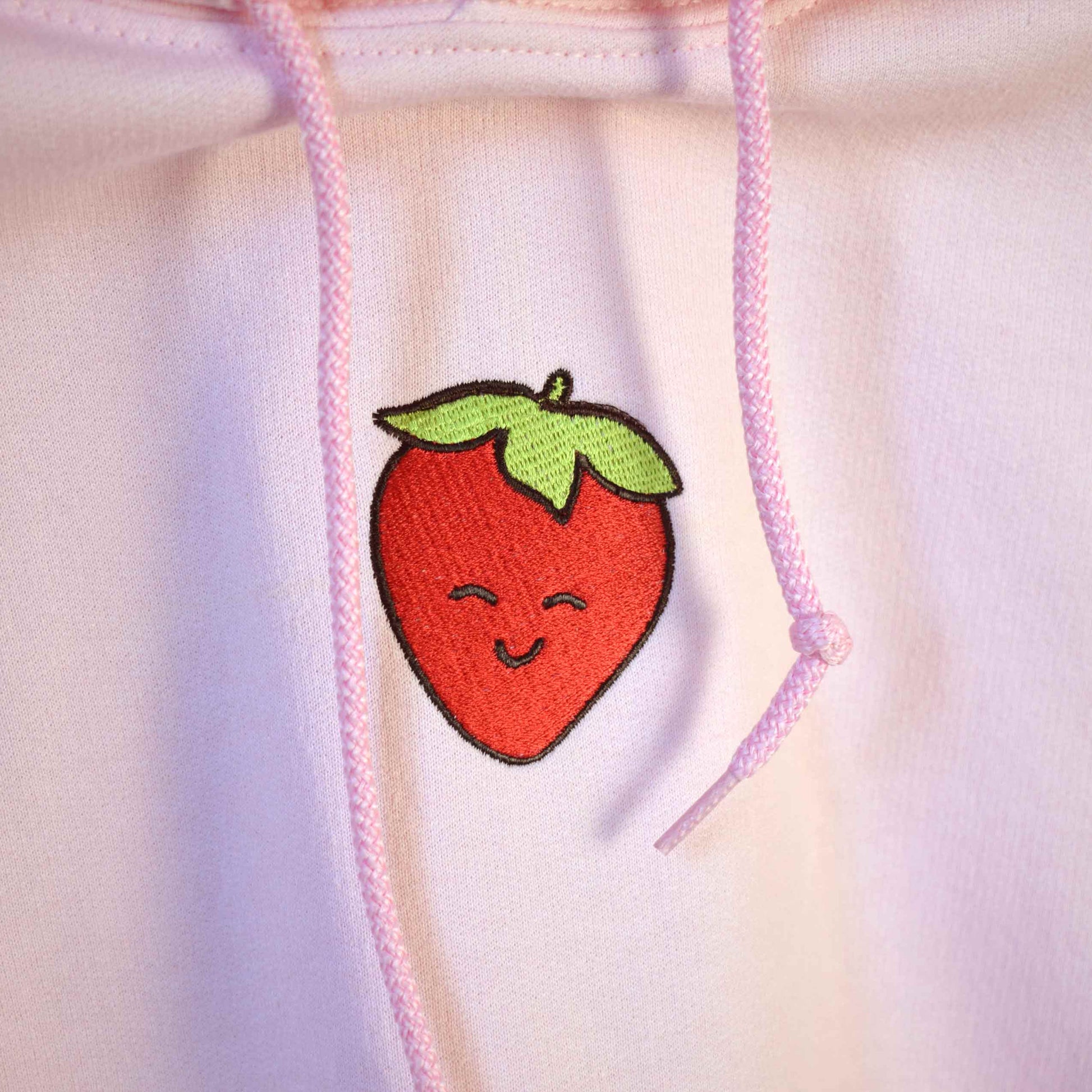 svijetlo roza hudica s vezom jagode