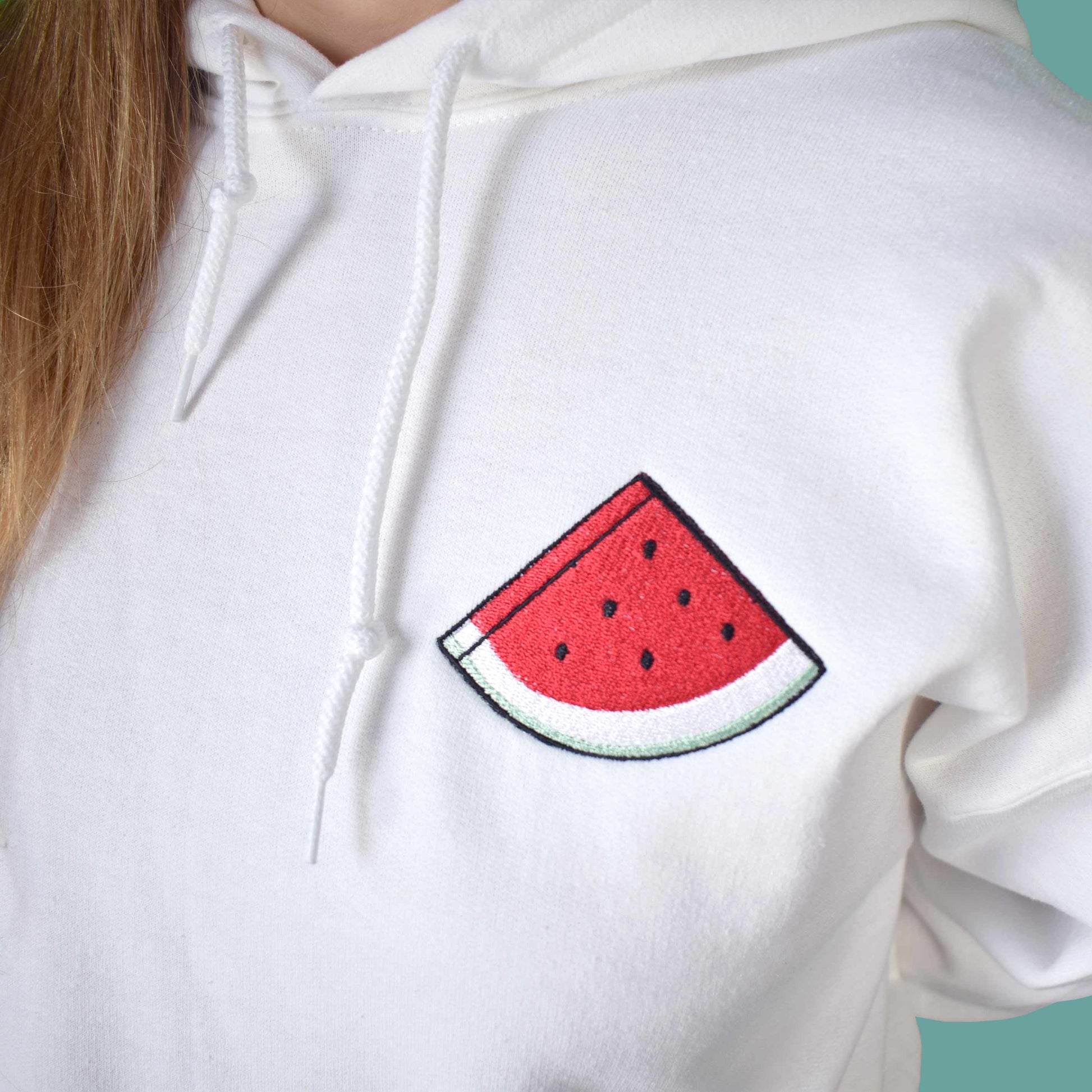 bijela hudica s vezom lubenice